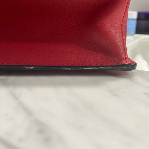 Authentic red Prada Elektra bag in excellent condition with minimal wear. - Picture 11 of 15